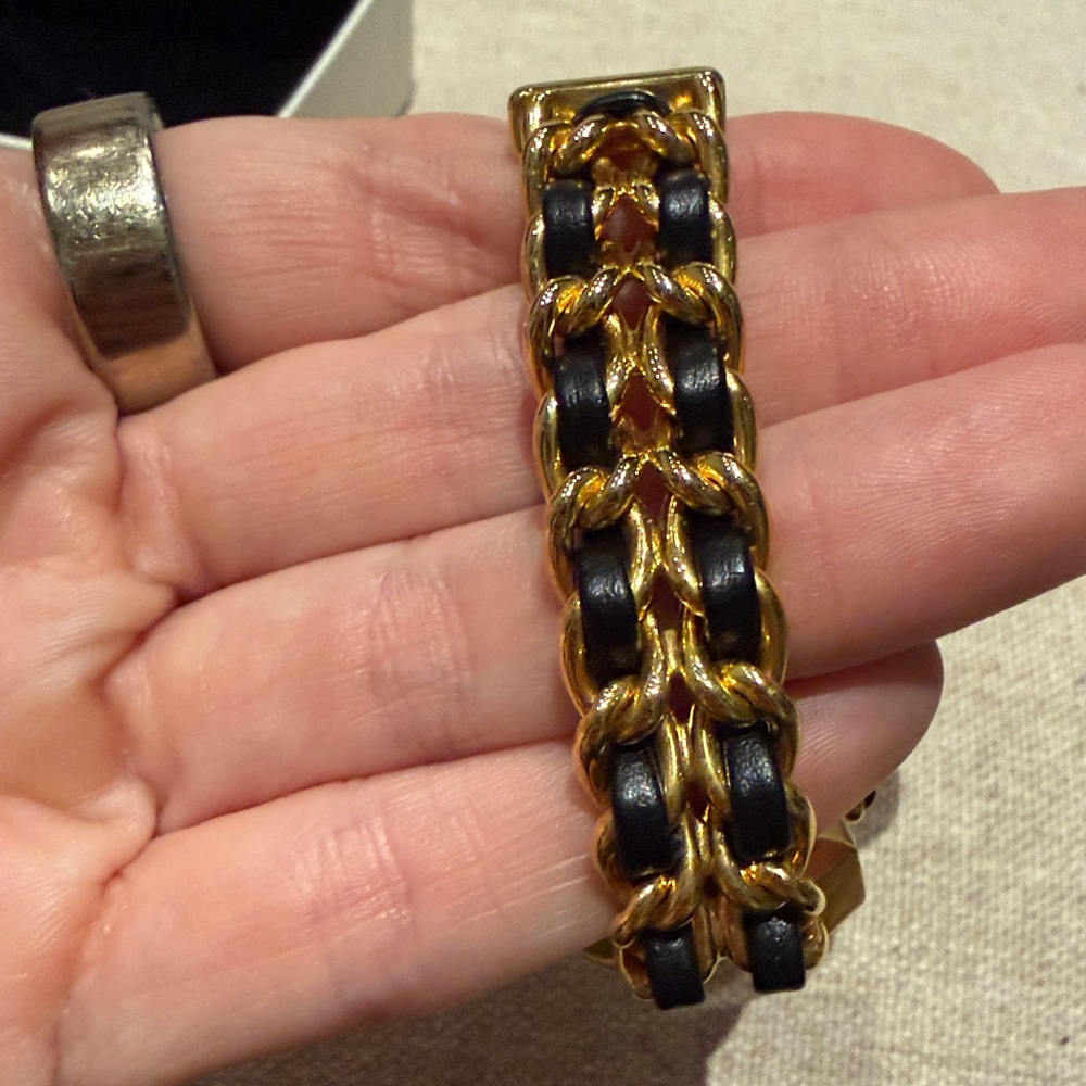 CHANEL premiere Black and Gold Chain Watch, size M - Picture 8 of 12